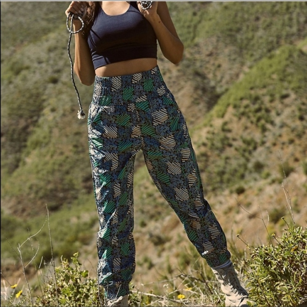 LIKE NWOT Free People The Way Home Printed Pants